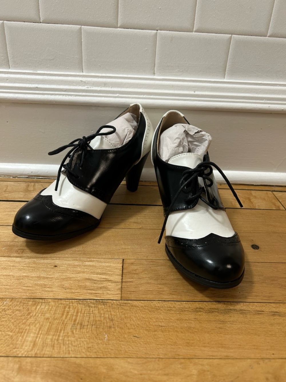 Chase + Chloe Black and White Lace-Up Heeled Oxfords